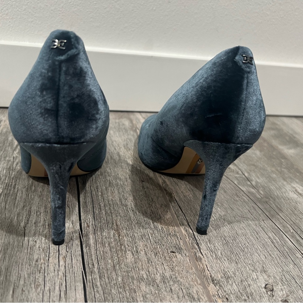 Sam Edelman Blue Velvet Pointed Toe Stiletto Pumps Size 6.5W - Minimal Wear - Picture 3 of 6